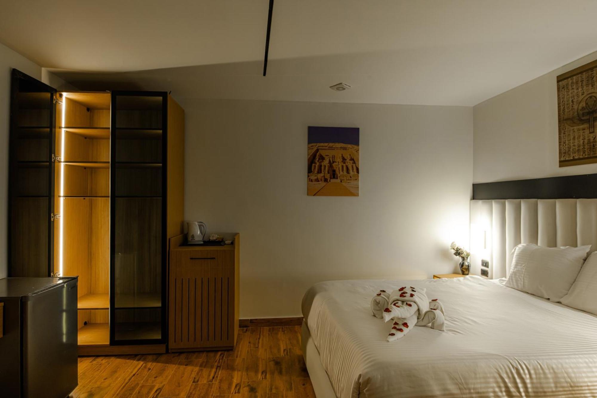 Superior Pyramids Inn Al Kawm al Akhdar Exterior photo